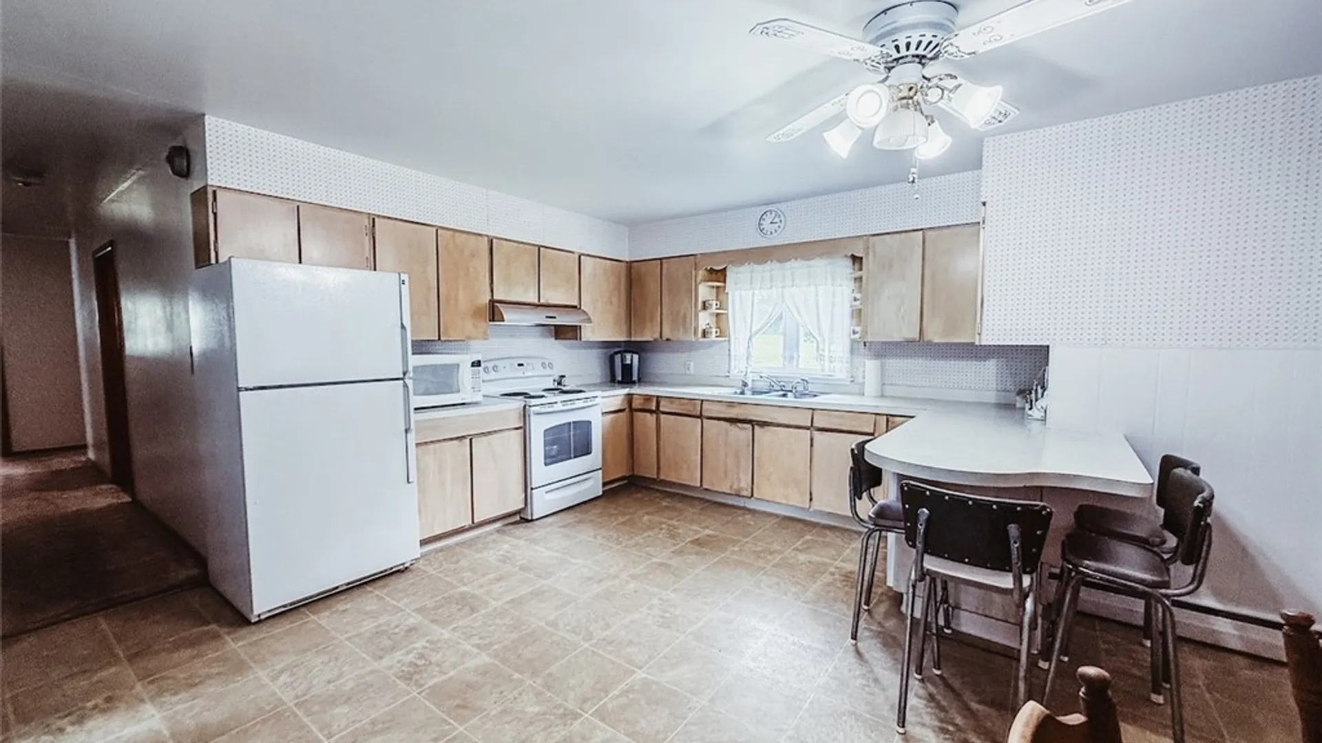 Property at 136 Perrine Street, Auburn, NY 13021 14