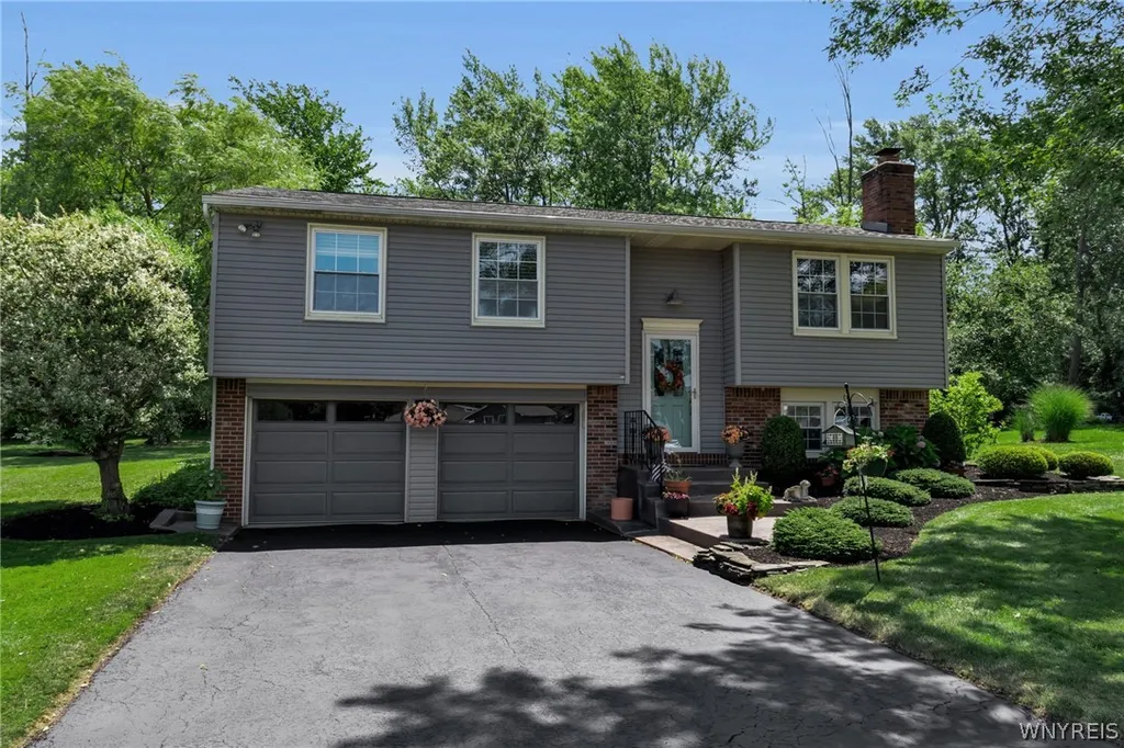 Property at 3617 Connie Trail, Hamburg, NY 14219