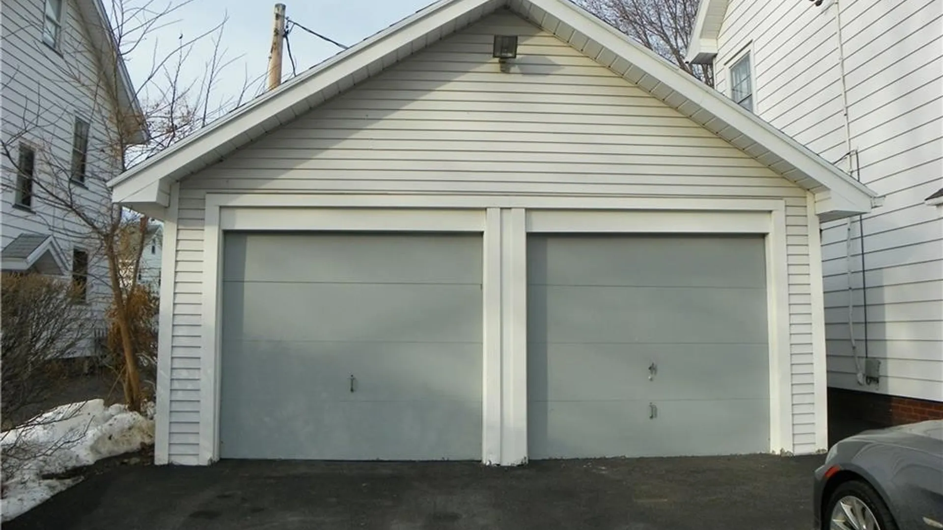 Property at 1067 N Winton Road, Rochester, NY 14609 3