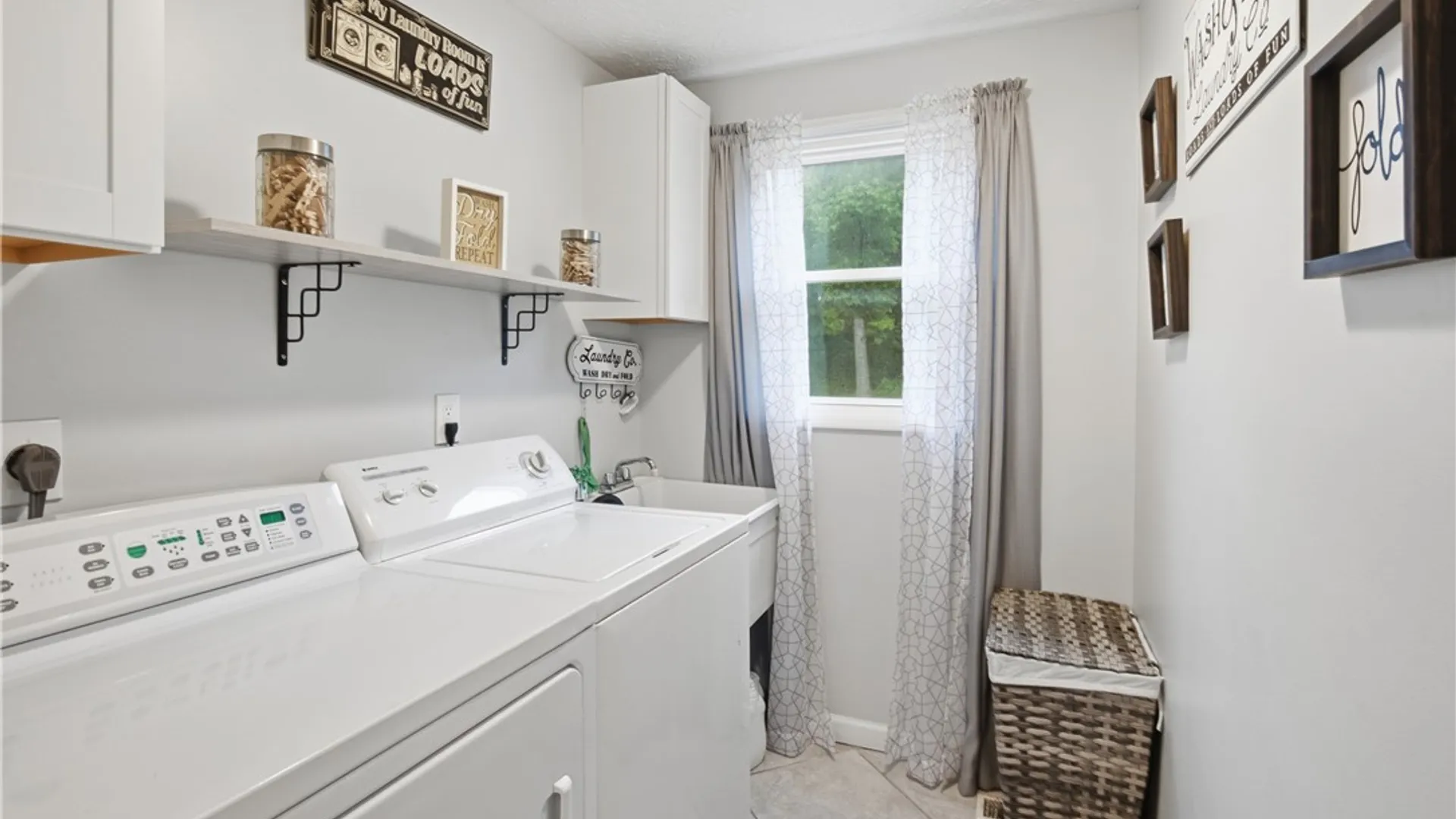 Property at 233 Round Pond Lane, Greece, NY 14626 27