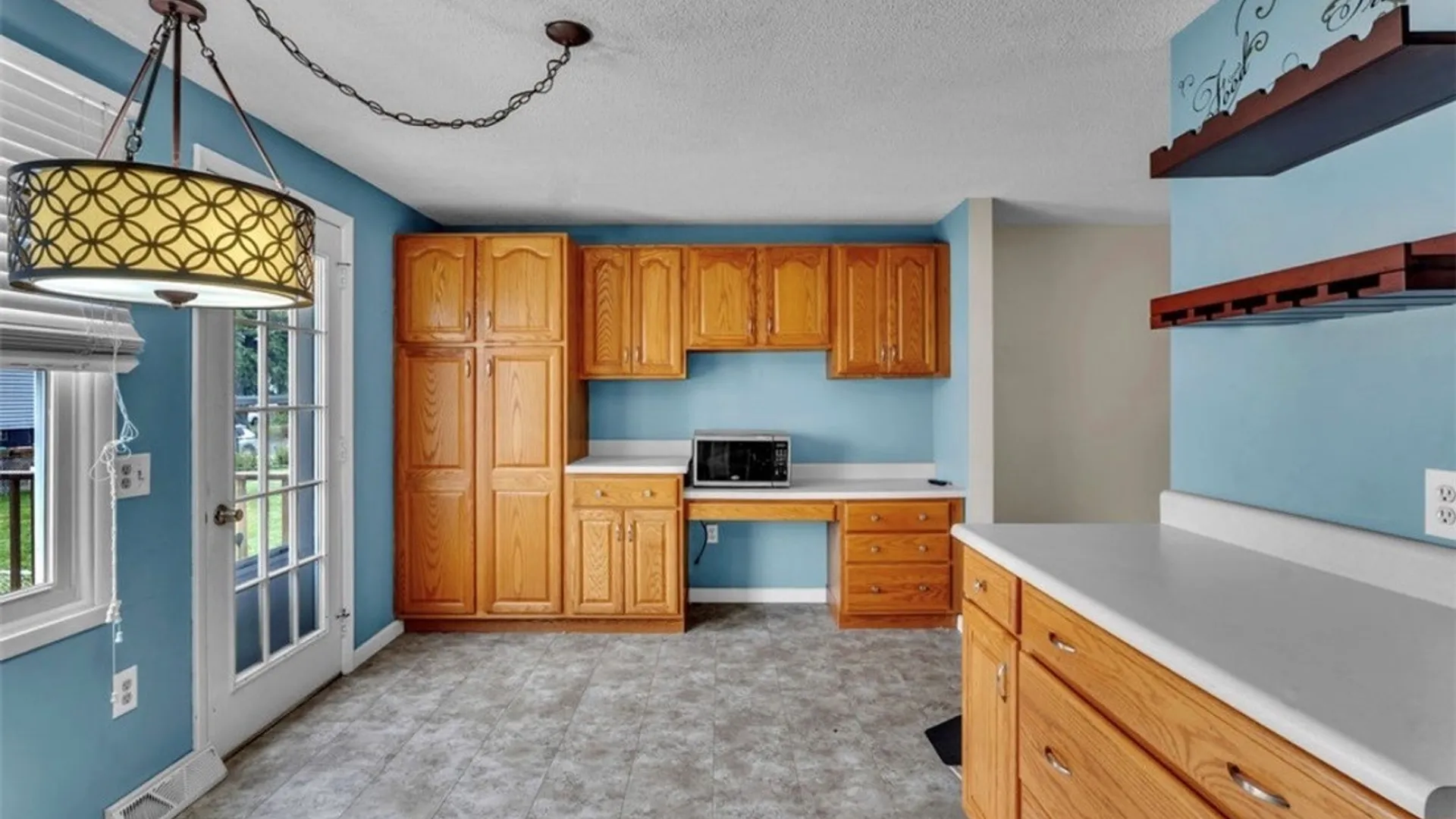 Property at 18 Lille Lane, Cheektowaga, NY 14227 19