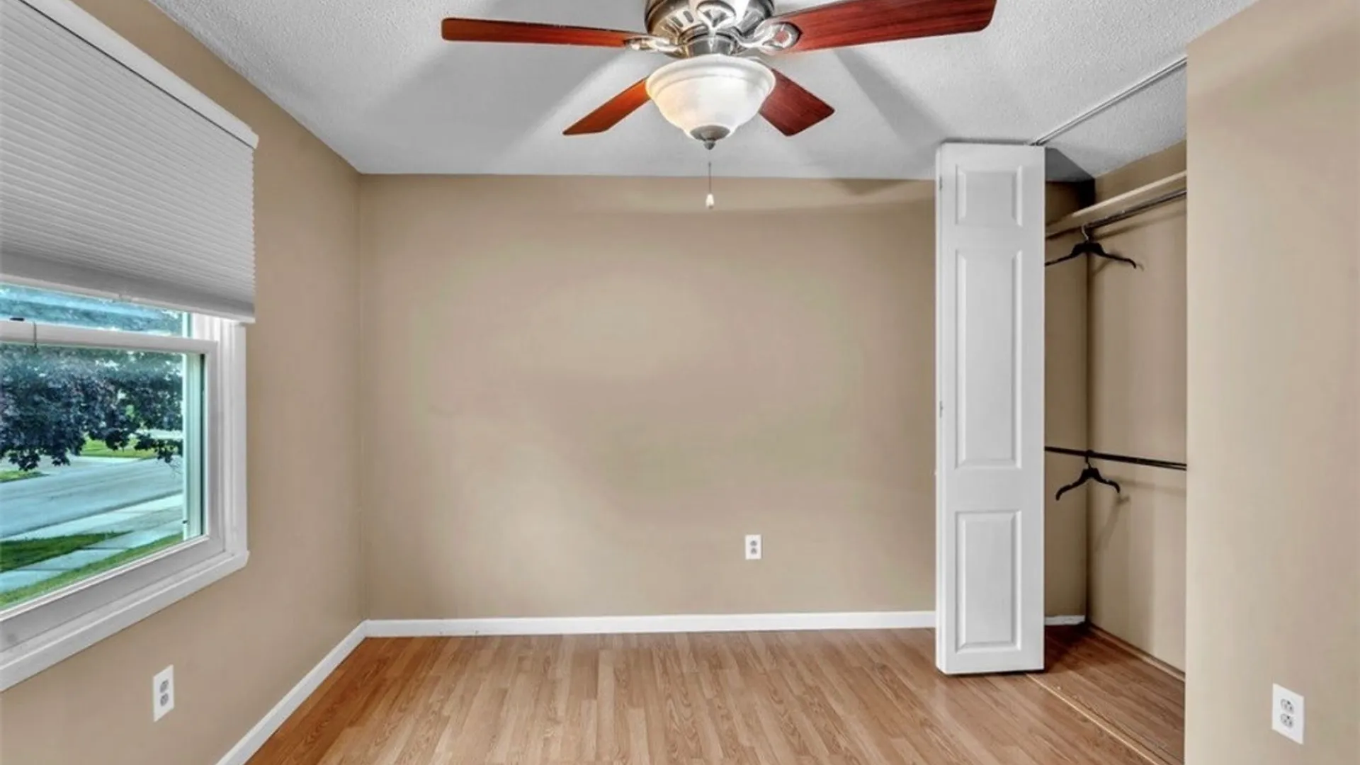 Property at 18 Lille Lane, Cheektowaga, NY 14227 24
