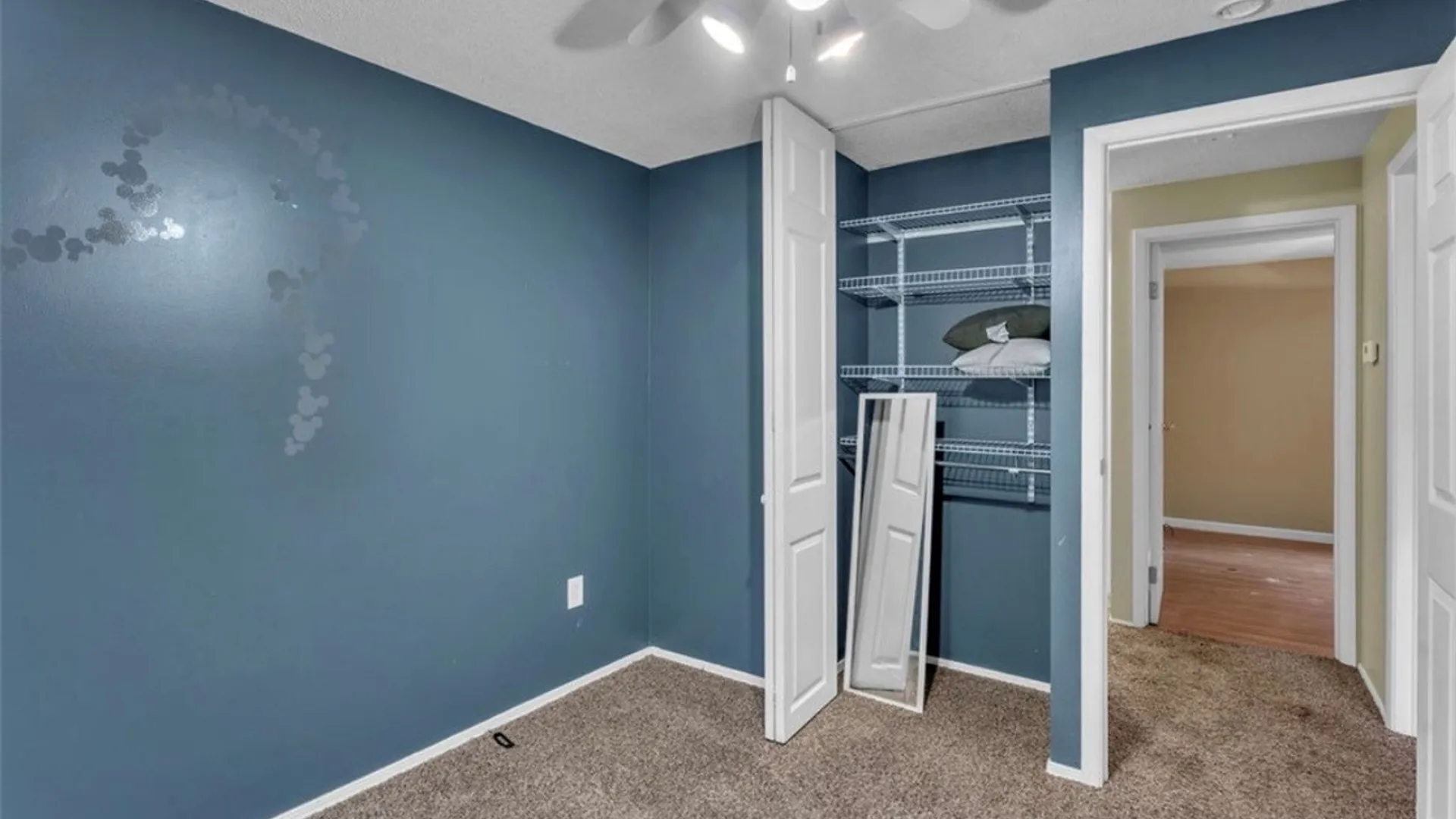 Property at 18 Lille Lane, Cheektowaga, NY 14227 26