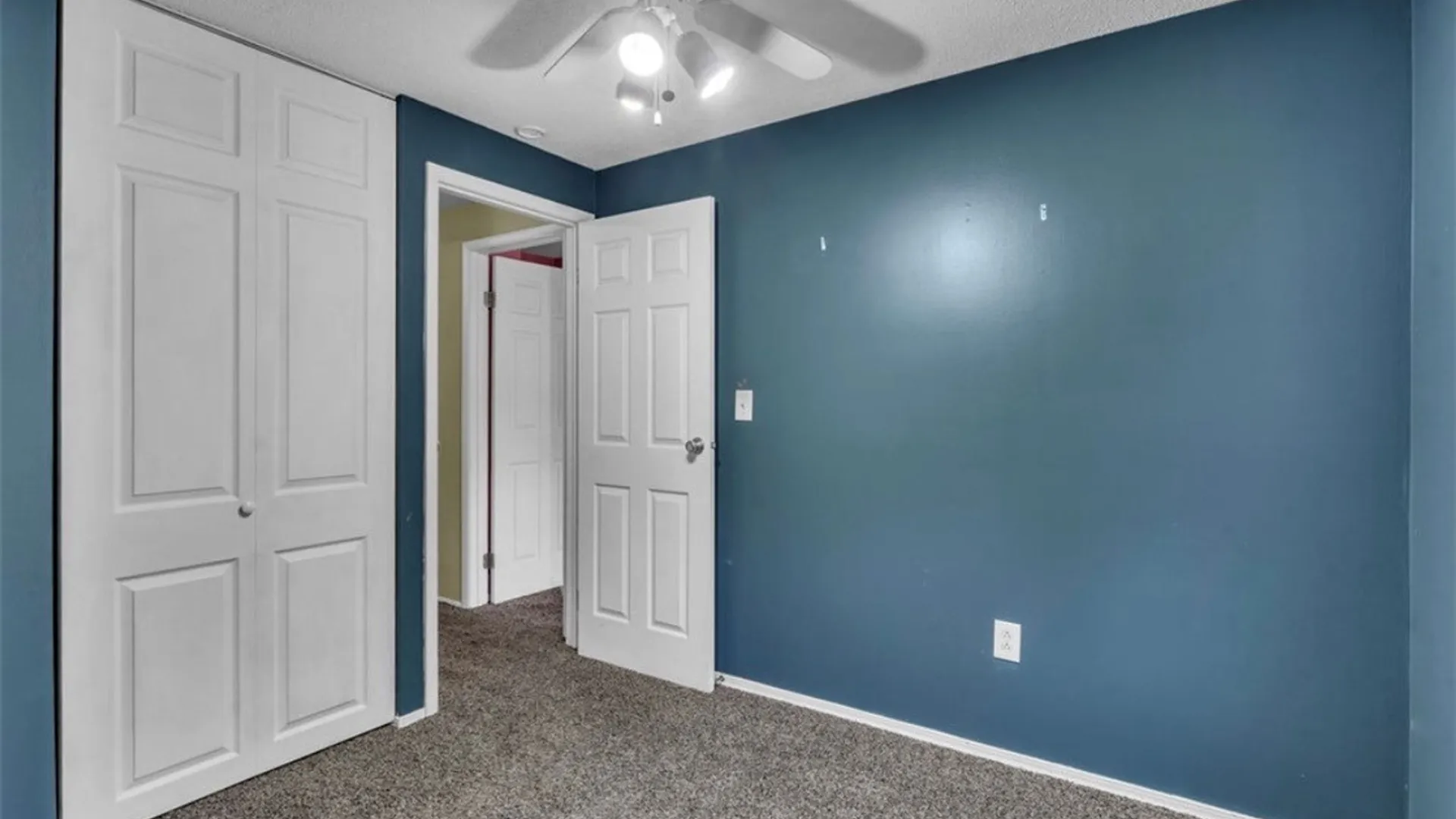 Property at 18 Lille Lane, Cheektowaga, NY 14227 27