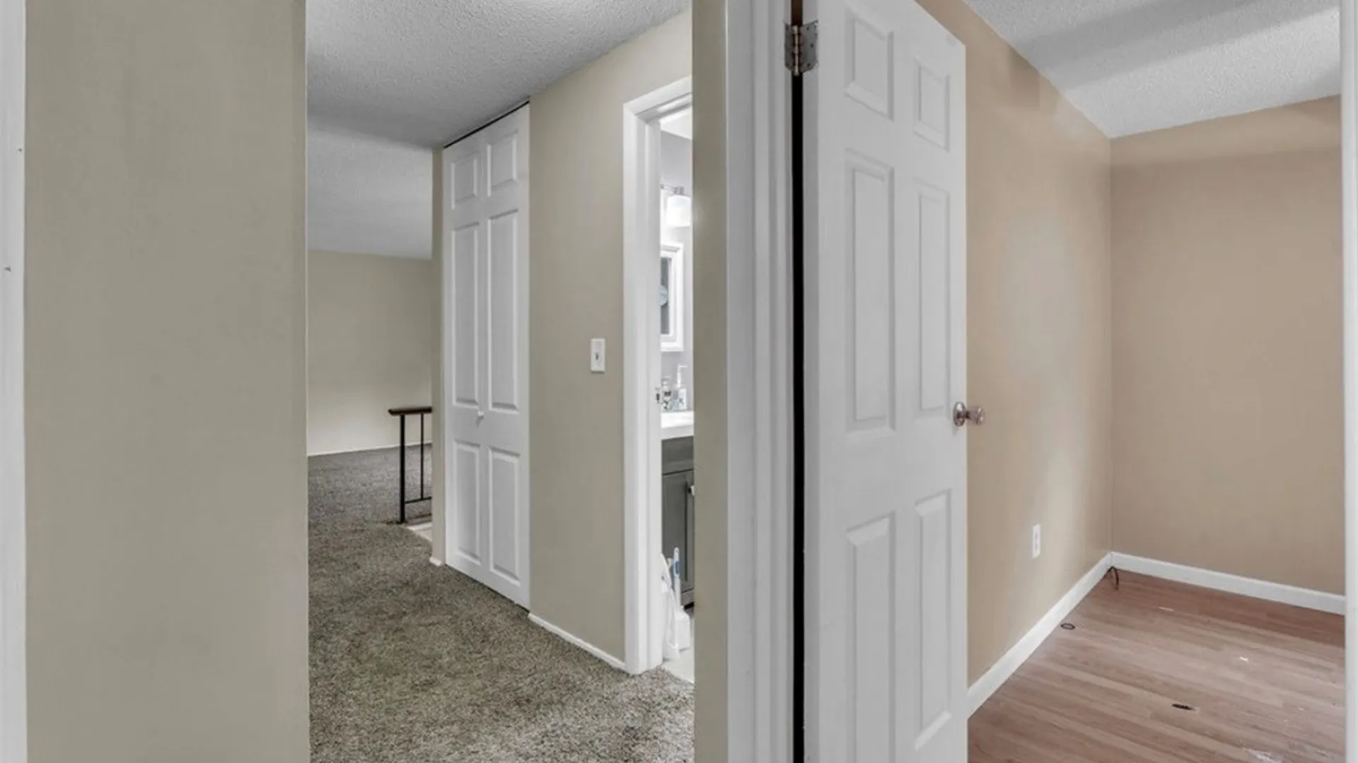 Property at 18 Lille Lane, Cheektowaga, NY 14227 32