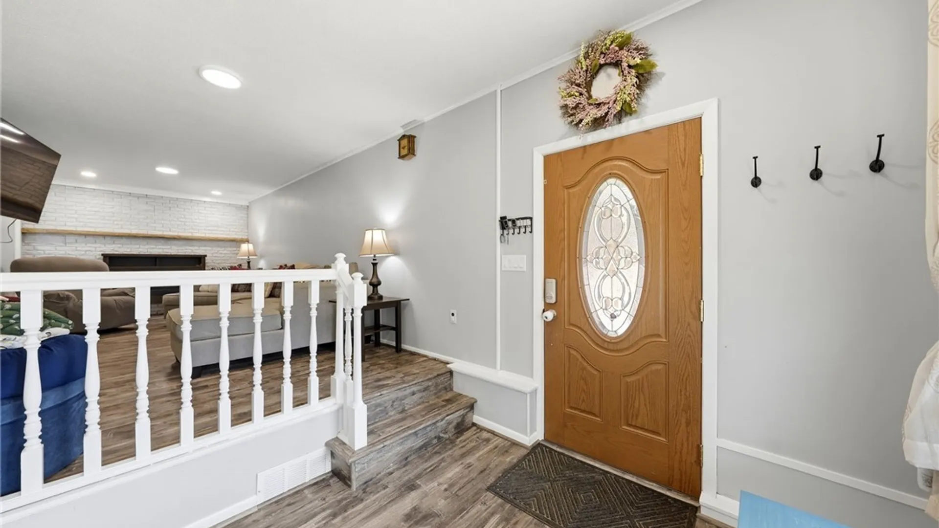 Property at 301 Homecrest Drive, Amherst, NY 14226 4