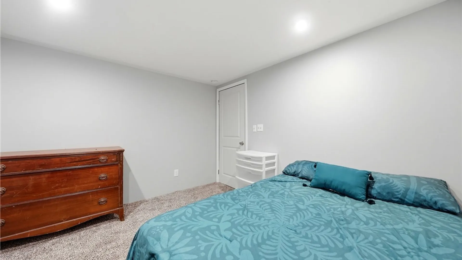 Property at 301 Homecrest Drive, Amherst, NY 14226 6