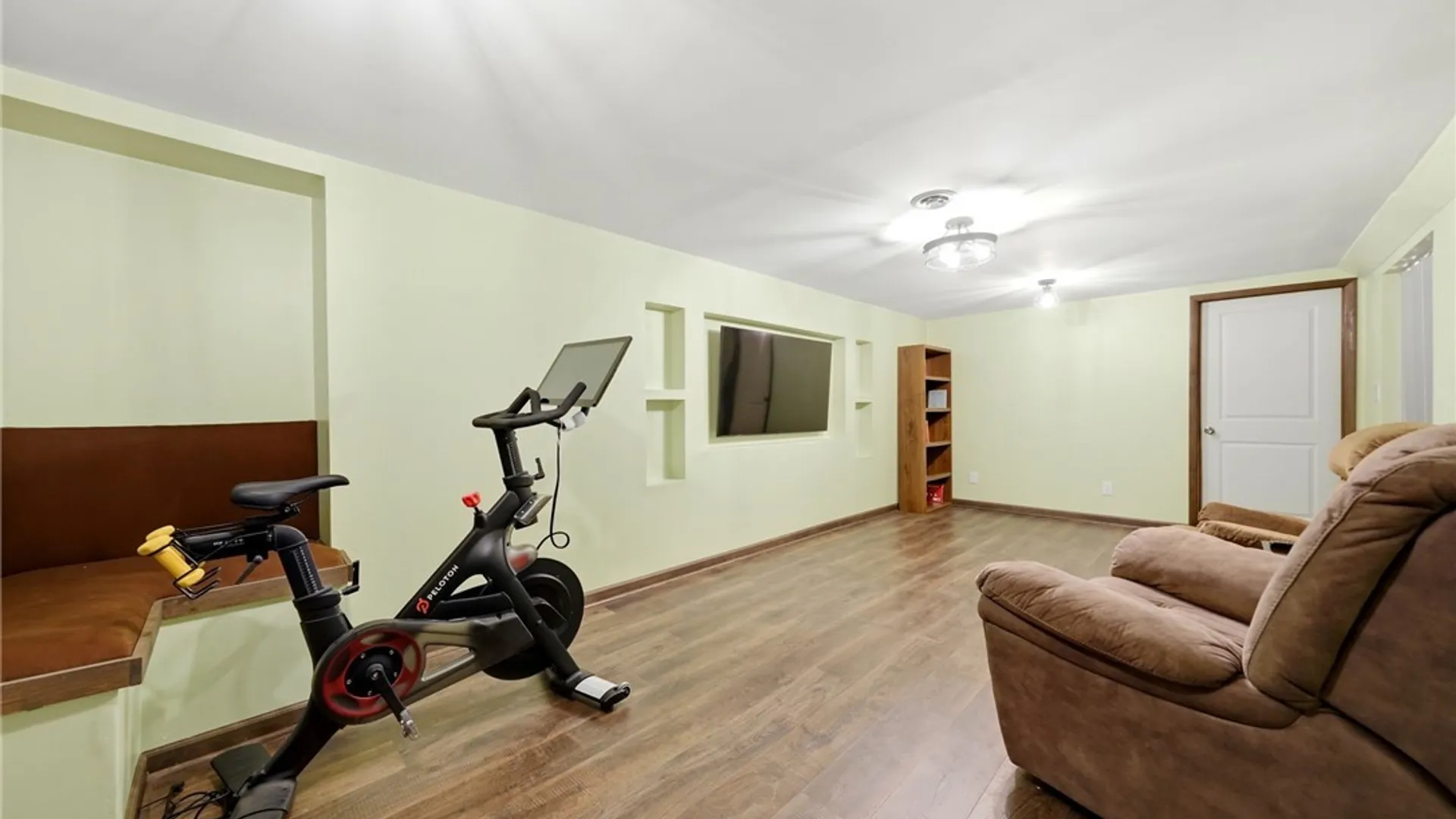 Property at 301 Homecrest Drive, Amherst, NY 14226 8