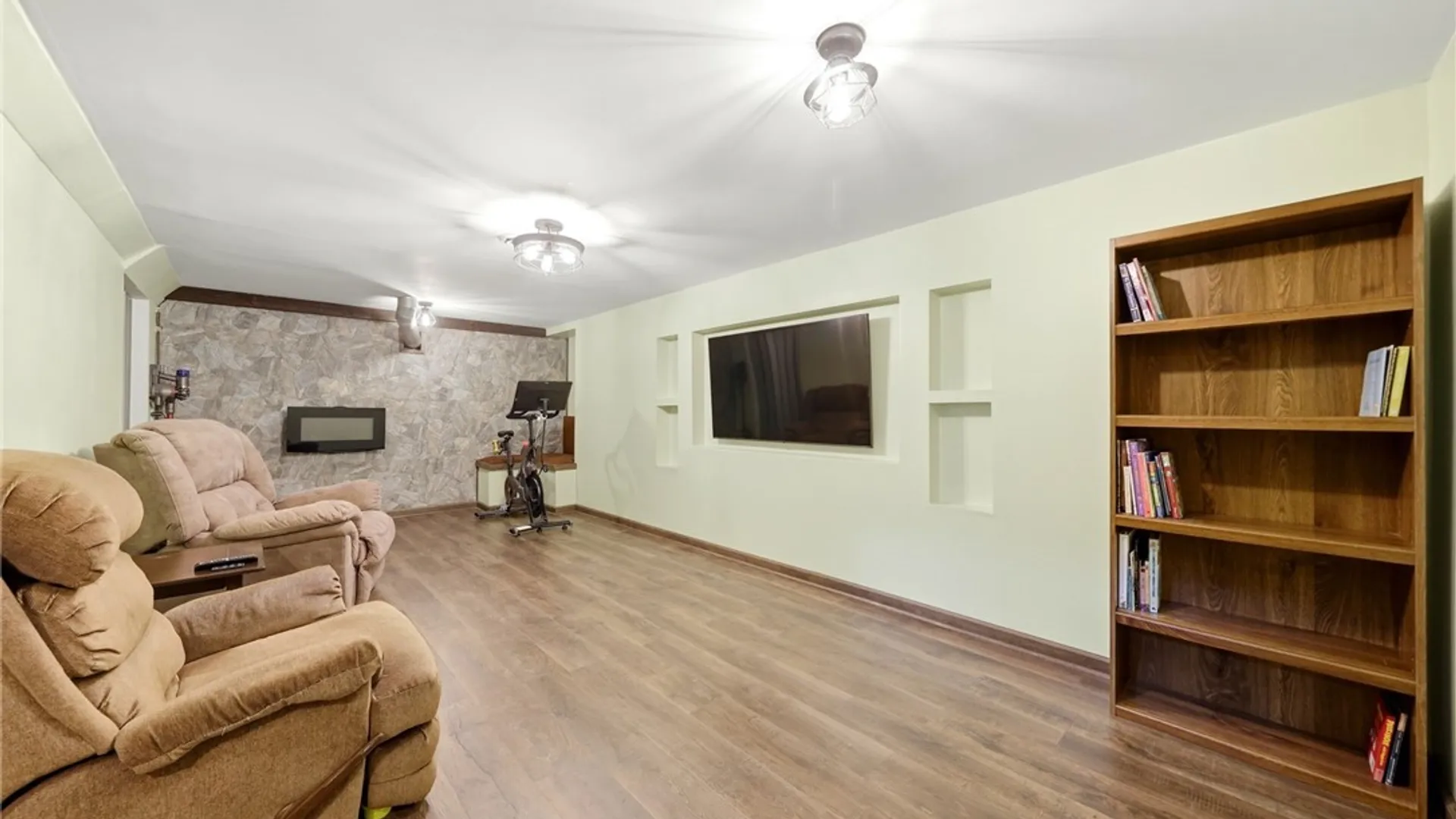 Property at 301 Homecrest Drive, Amherst, NY 14226 10