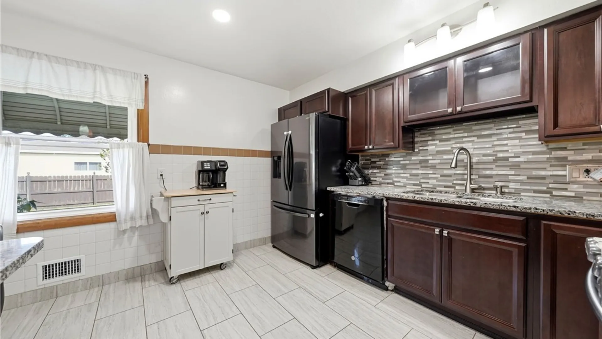 Property at 301 Homecrest Drive, Amherst, NY 14226 19