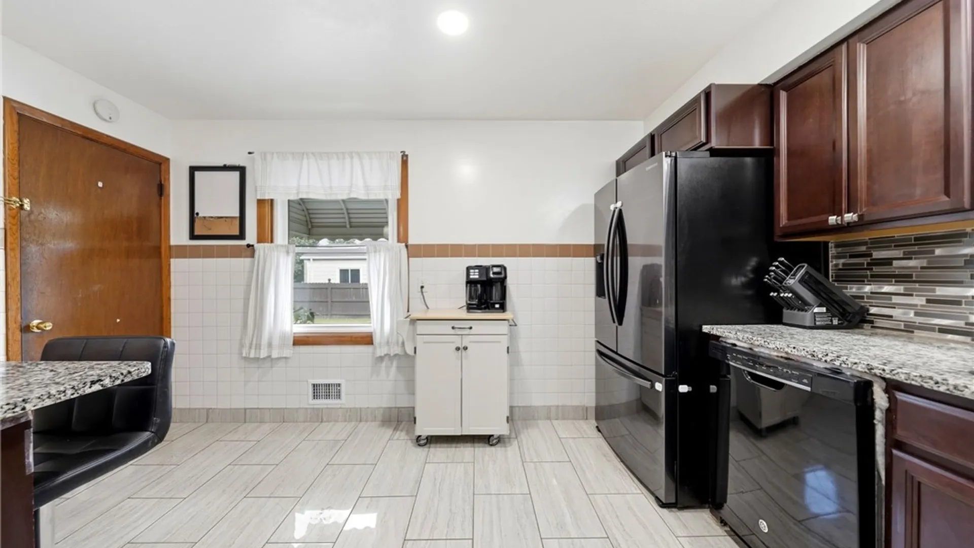 Property at 301 Homecrest Drive, Amherst, NY 14226 20