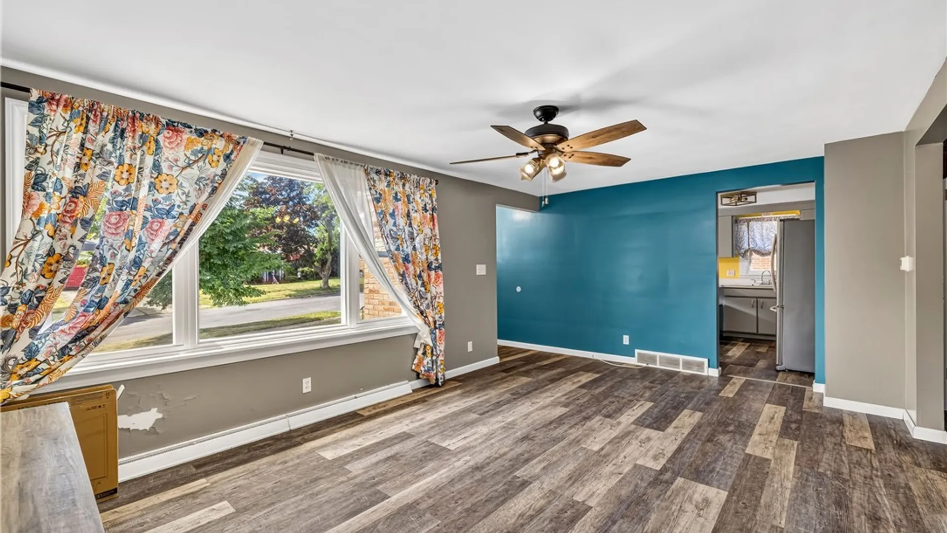 Property at 28 Parkview Terrace, Cheektowaga, NY 14225 5