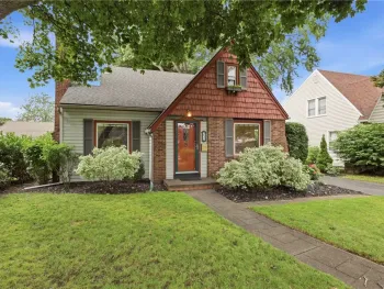 Property at 252 Thorncliffe Drive, Irondequoit, NY 14617