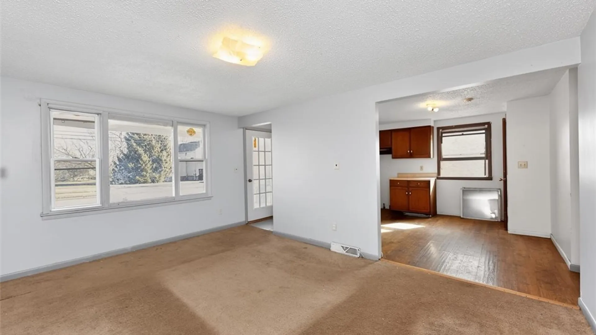 Property at 5629 Girard Avenue, Niagara Falls, NY 14304 3