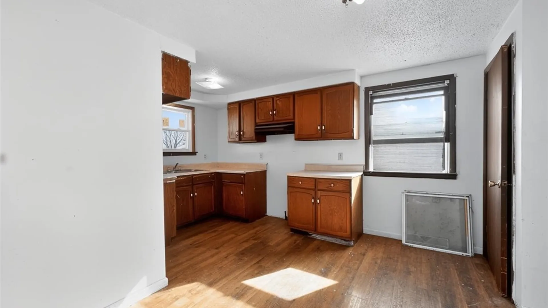 Property at 5629 Girard Avenue, Niagara Falls, NY 14304 7