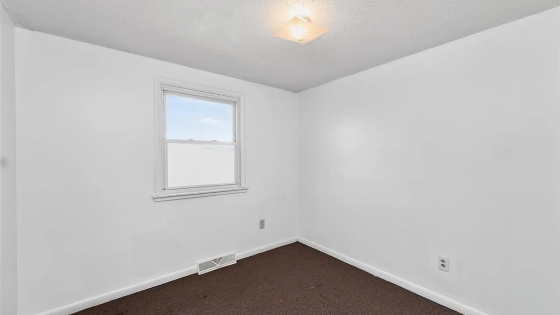 Property at 5629 Girard Avenue, Niagara Falls, NY 14304 11