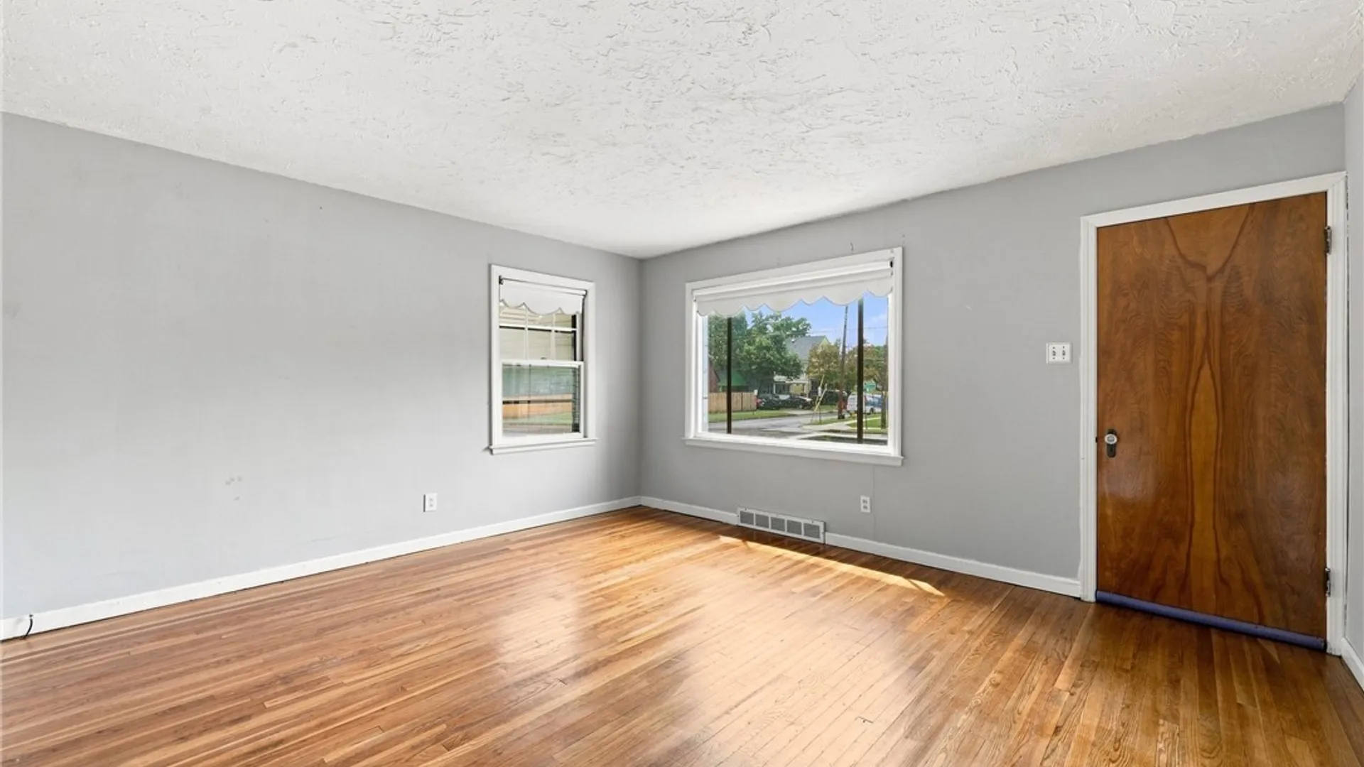 Property at 1915 Hyde Park Boulevard, Niagara Falls, NY 14305 10