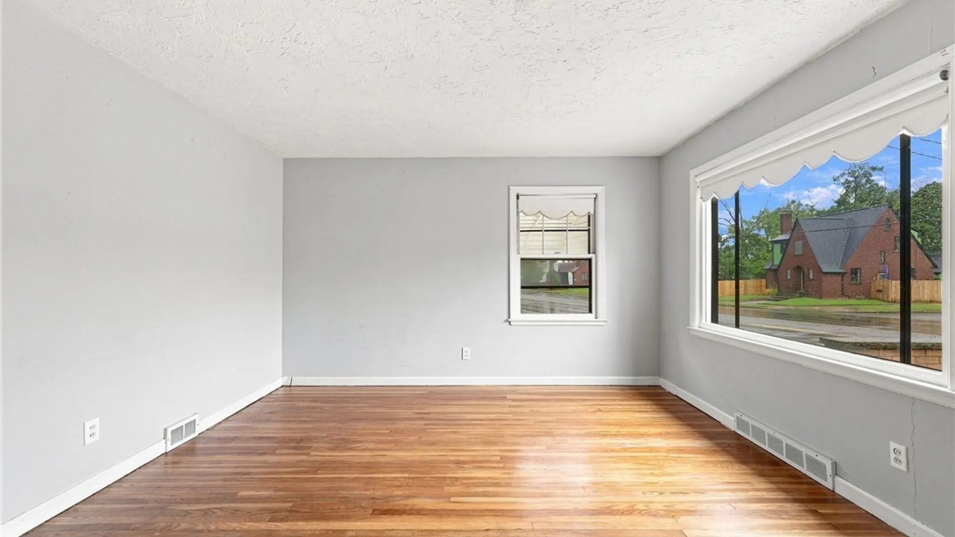 Property at 1915 Hyde Park Boulevard, Niagara Falls, NY 14305 11