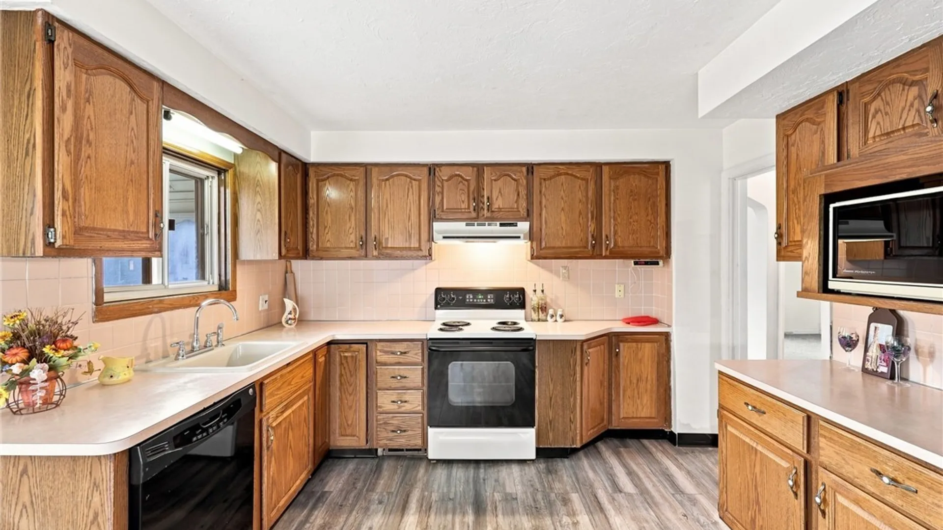 Property at 1915 Hyde Park Boulevard, Niagara Falls, NY 14305 7