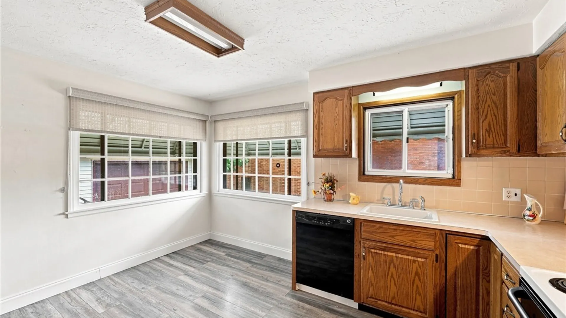 Property at 1915 Hyde Park Boulevard, Niagara Falls, NY 14305 9