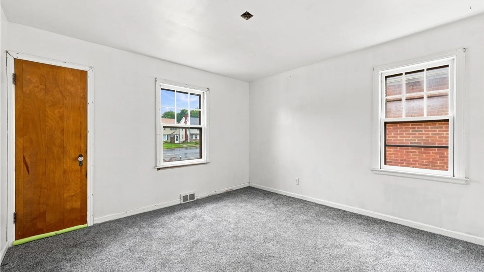 Property at 1915 Hyde Park Boulevard, Niagara Falls, NY 14305 13