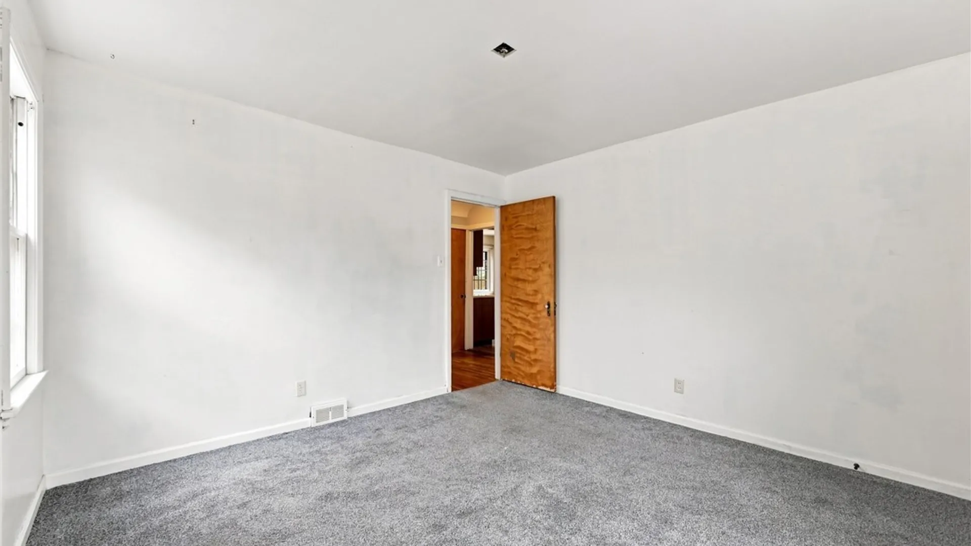 Property at 1915 Hyde Park Boulevard, Niagara Falls, NY 14305 14