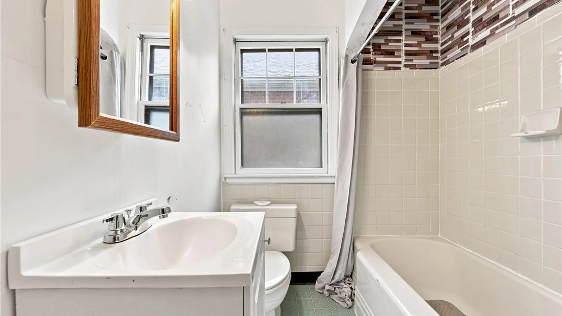 Property at 1915 Hyde Park Boulevard, Niagara Falls, NY 14305 17