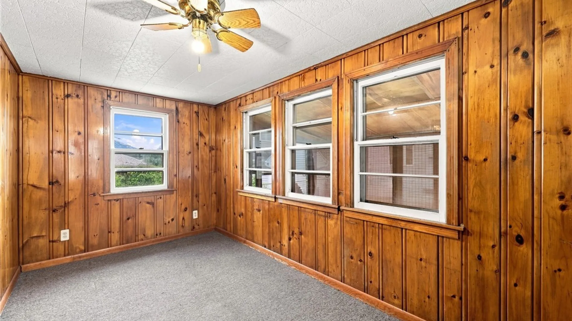 Property at 1915 Hyde Park Boulevard, Niagara Falls, NY 14305 5