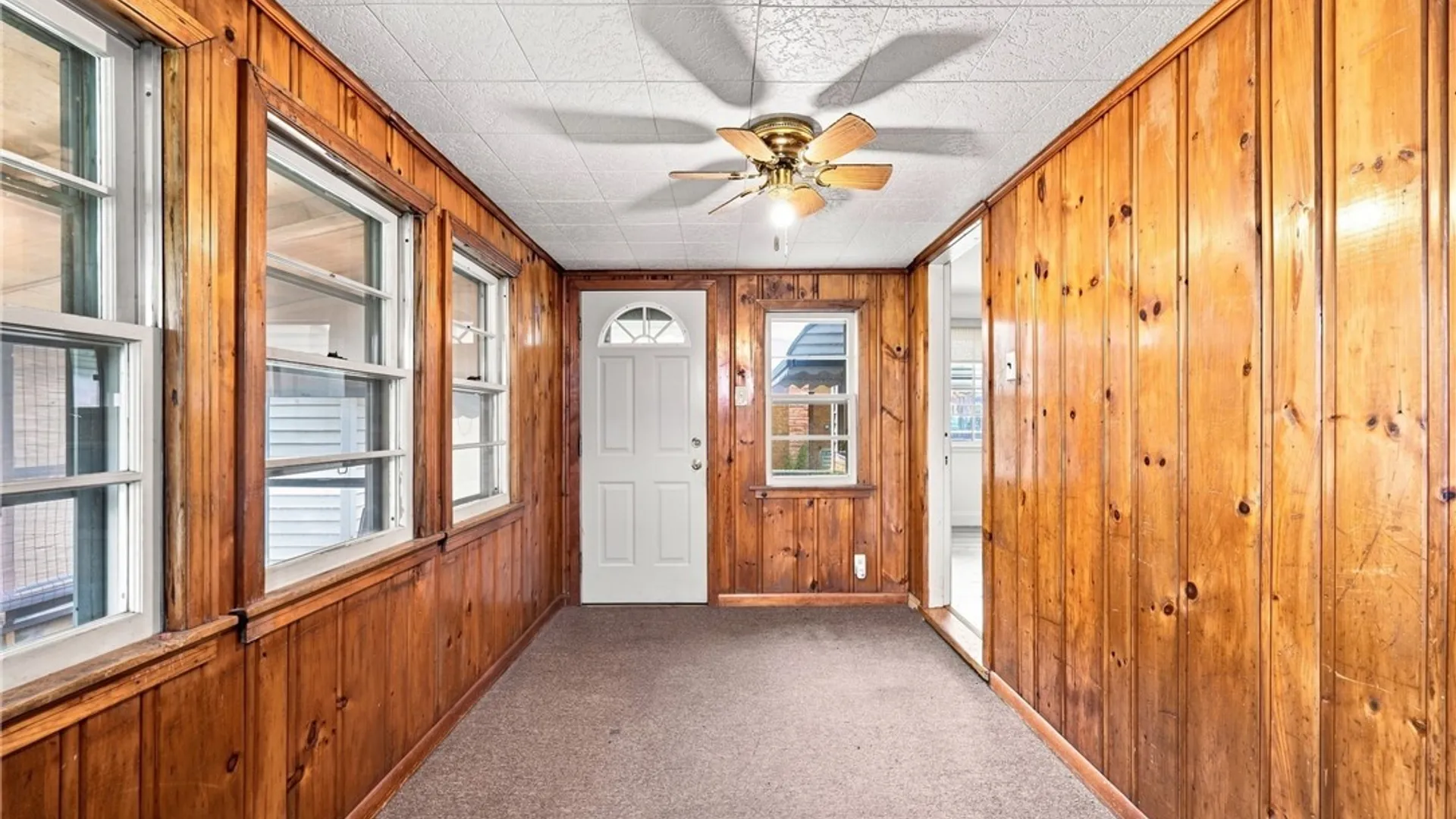 Property at 1915 Hyde Park Boulevard, Niagara Falls, NY 14305 6