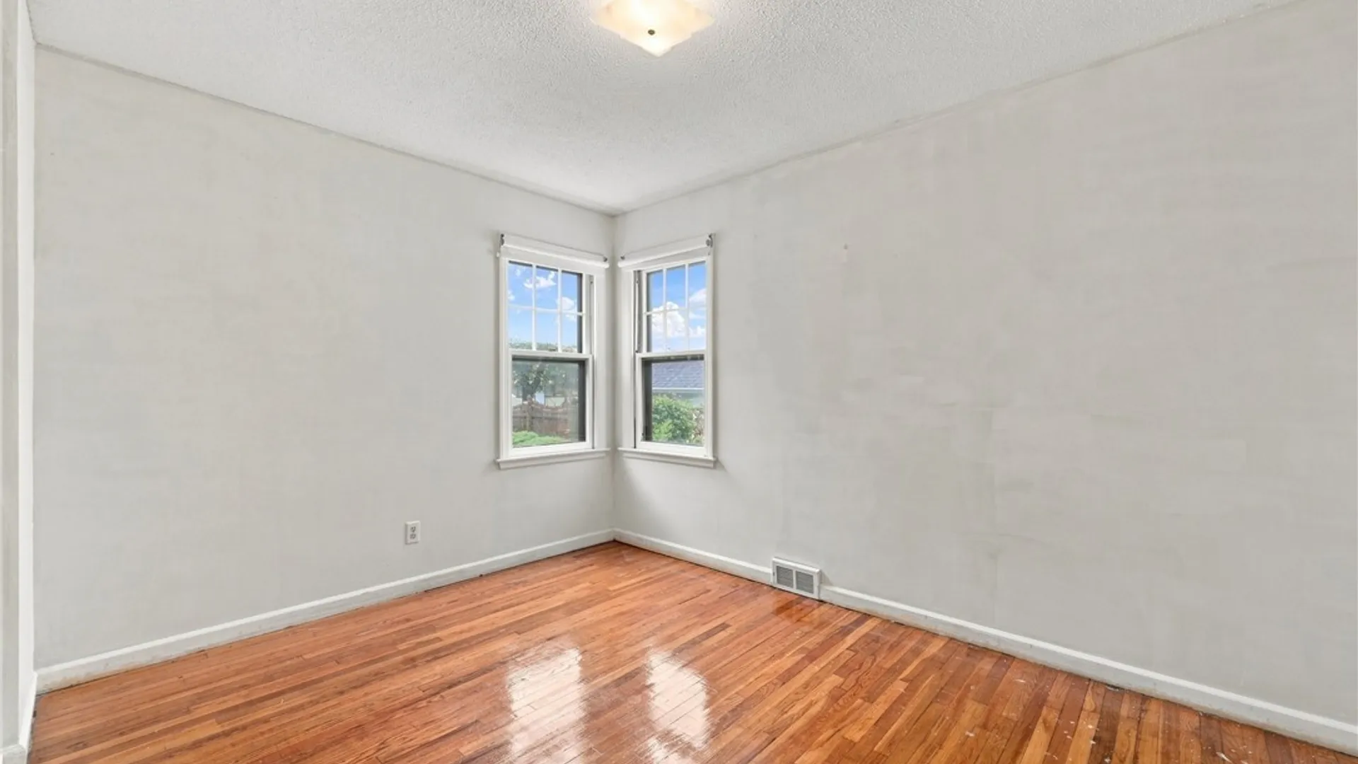 Property at 1915 Hyde Park Boulevard, Niagara Falls, NY 14305 15