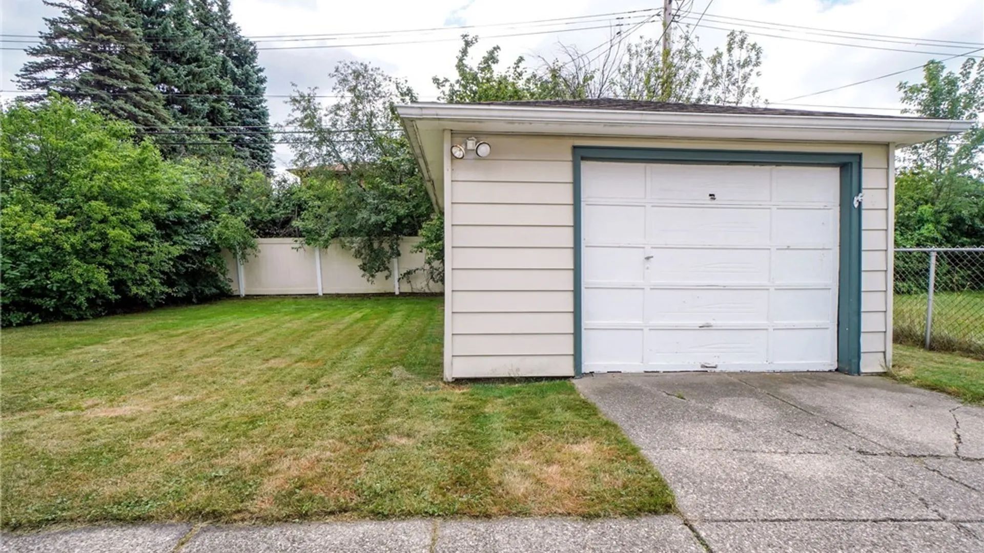 Property at 31 Freda Avenue, Cheektowaga, NY 14225 36
