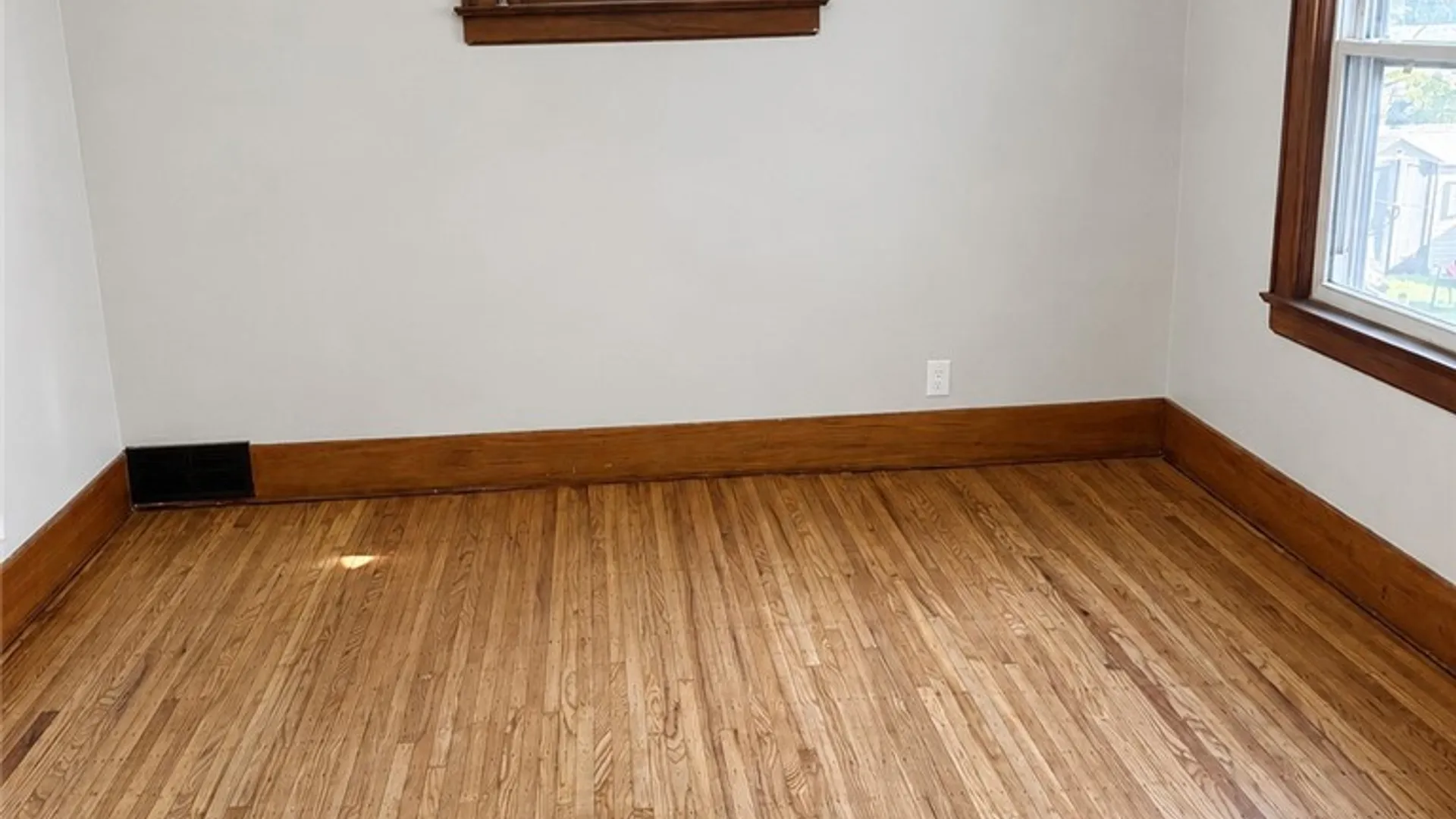 Property at 144 Wyndham Road, Rochester, NY 14612 3