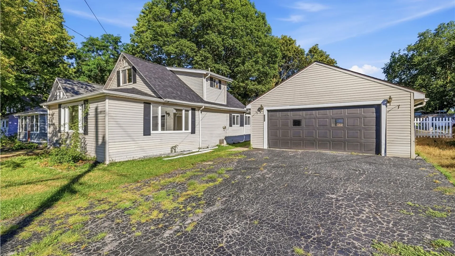 Property at 6505 Hamilton Drive, Evans, NY 14047 4