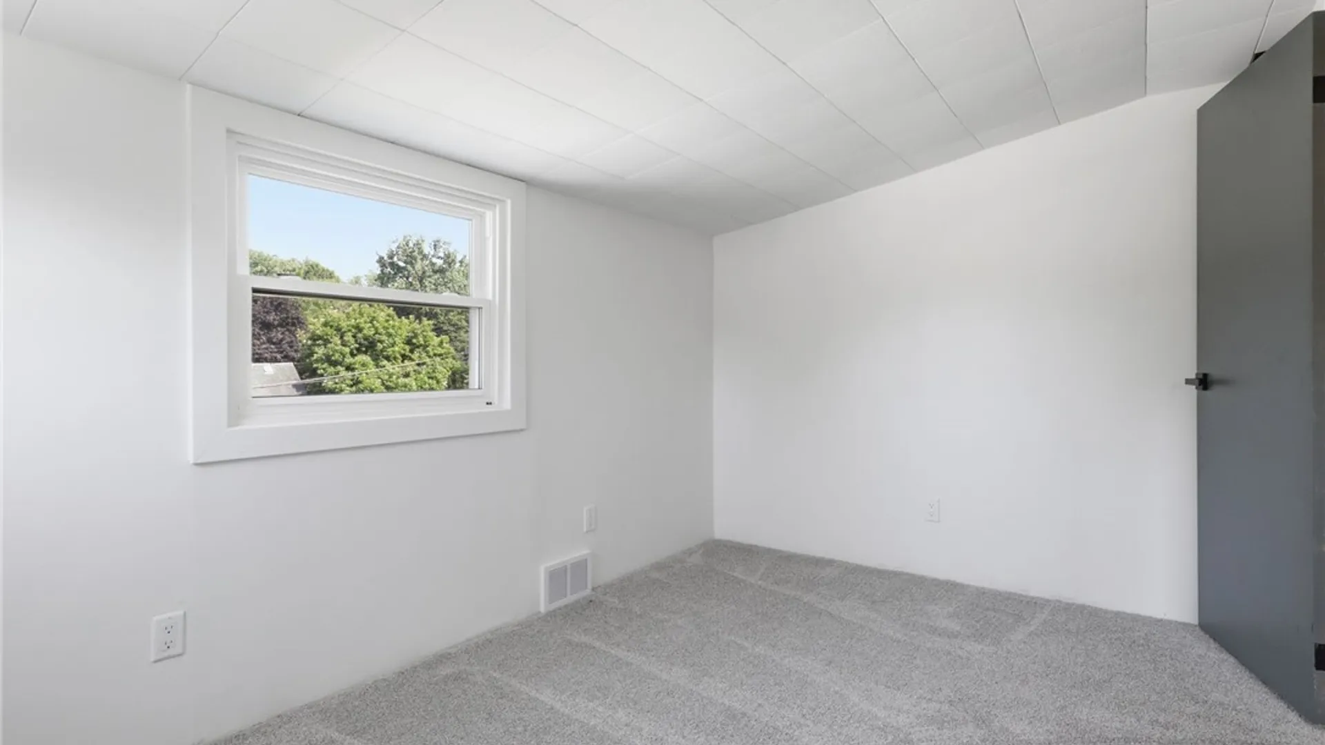 Property at 218 Willowbrook Road, Greece, NY 14616 22