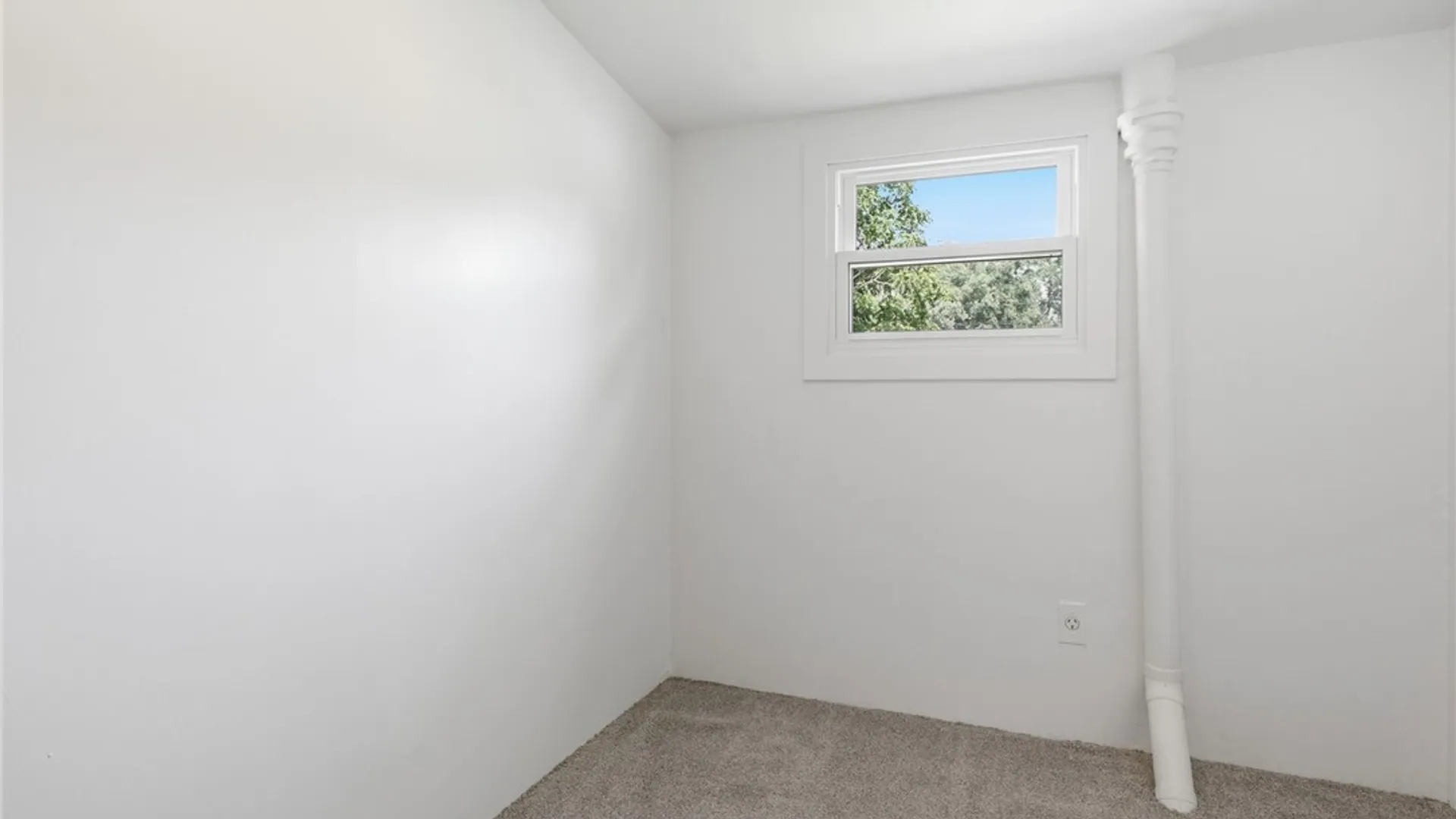 Property at 218 Willowbrook Road, Greece, NY 14616 24