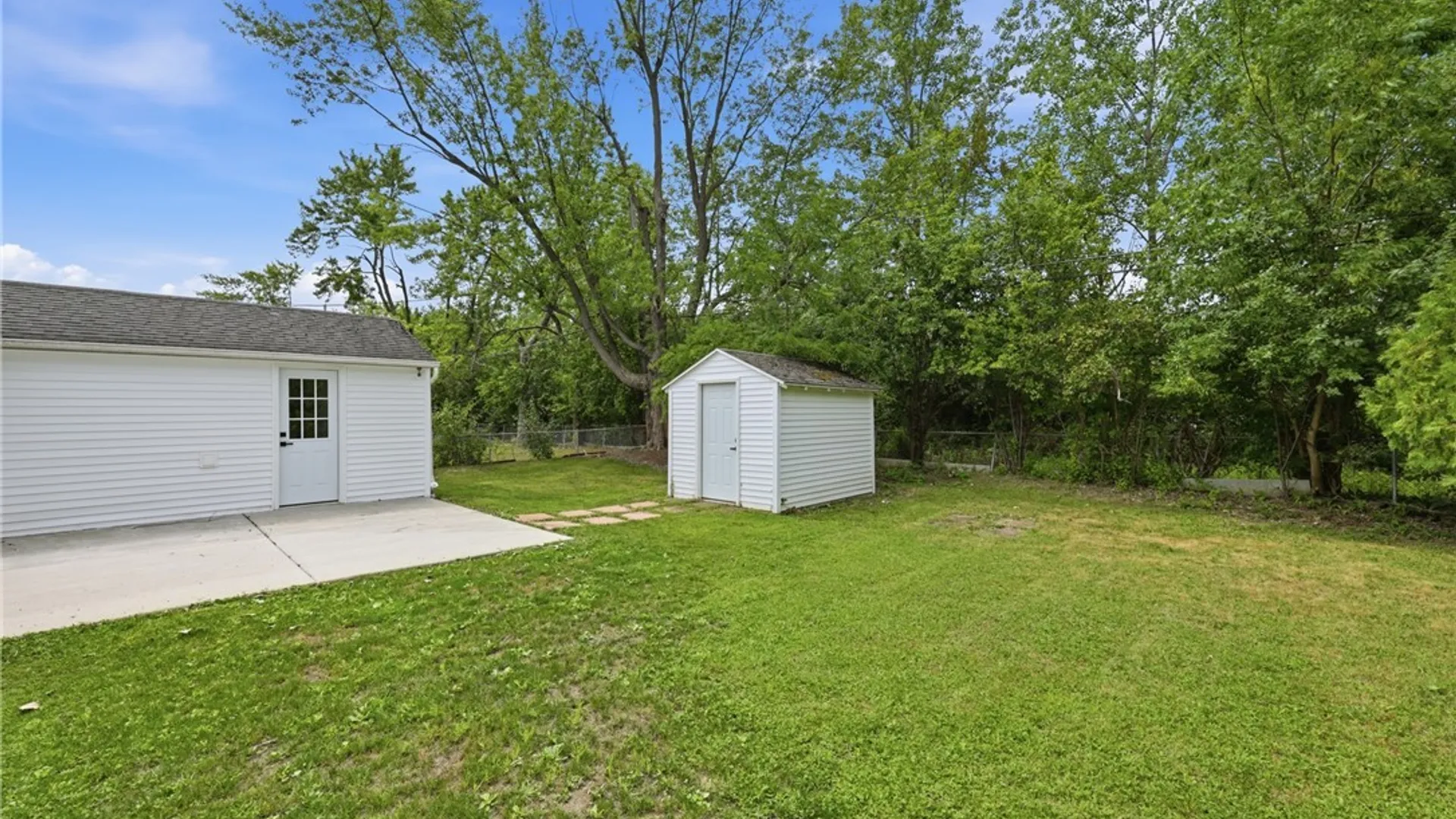 Property at 454 Campus Drive, Amherst, NY 14226 24