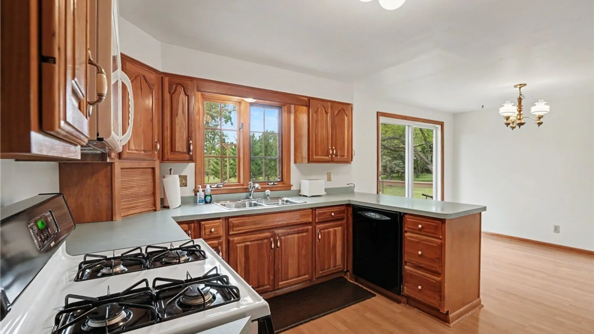 Property at 703 South Road, Elma, NY 14052 12