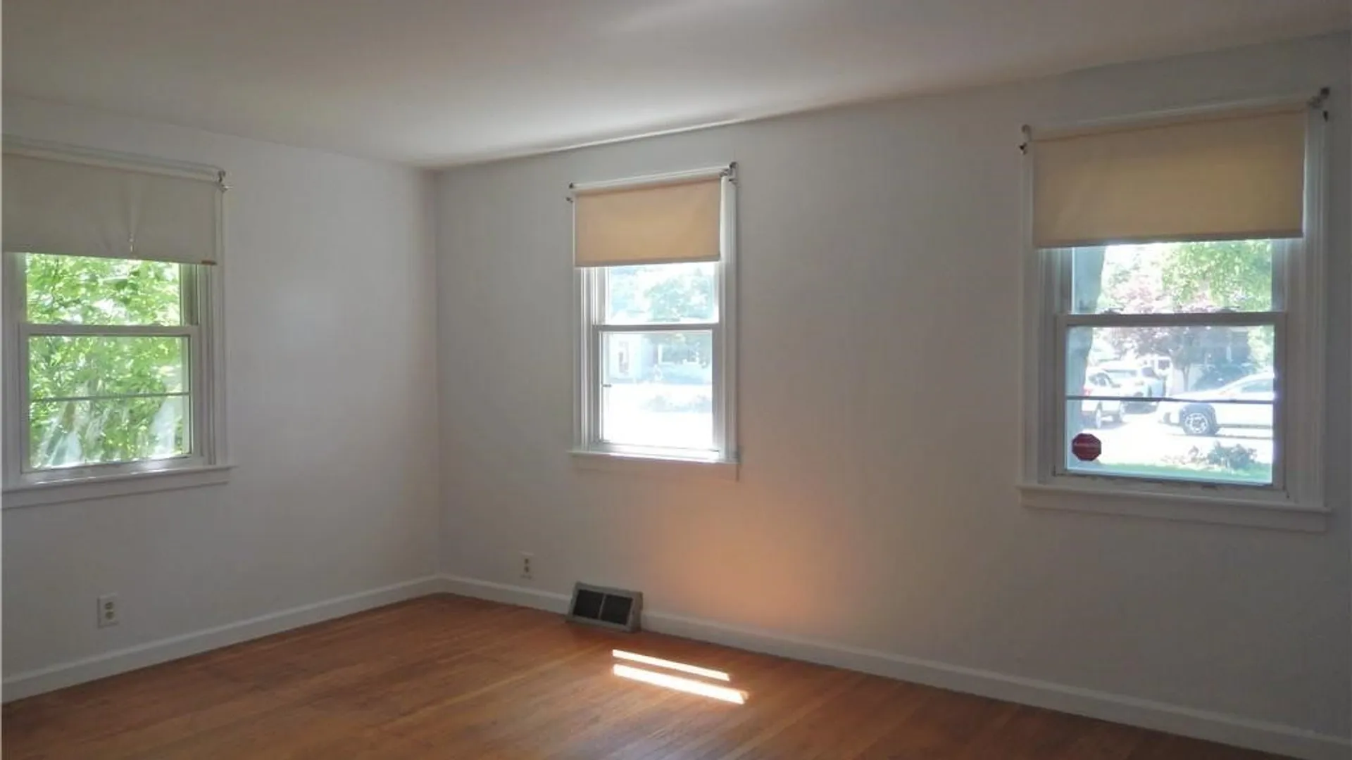 Property at 22 Henderson Place, Hamburg, NY 14075 10