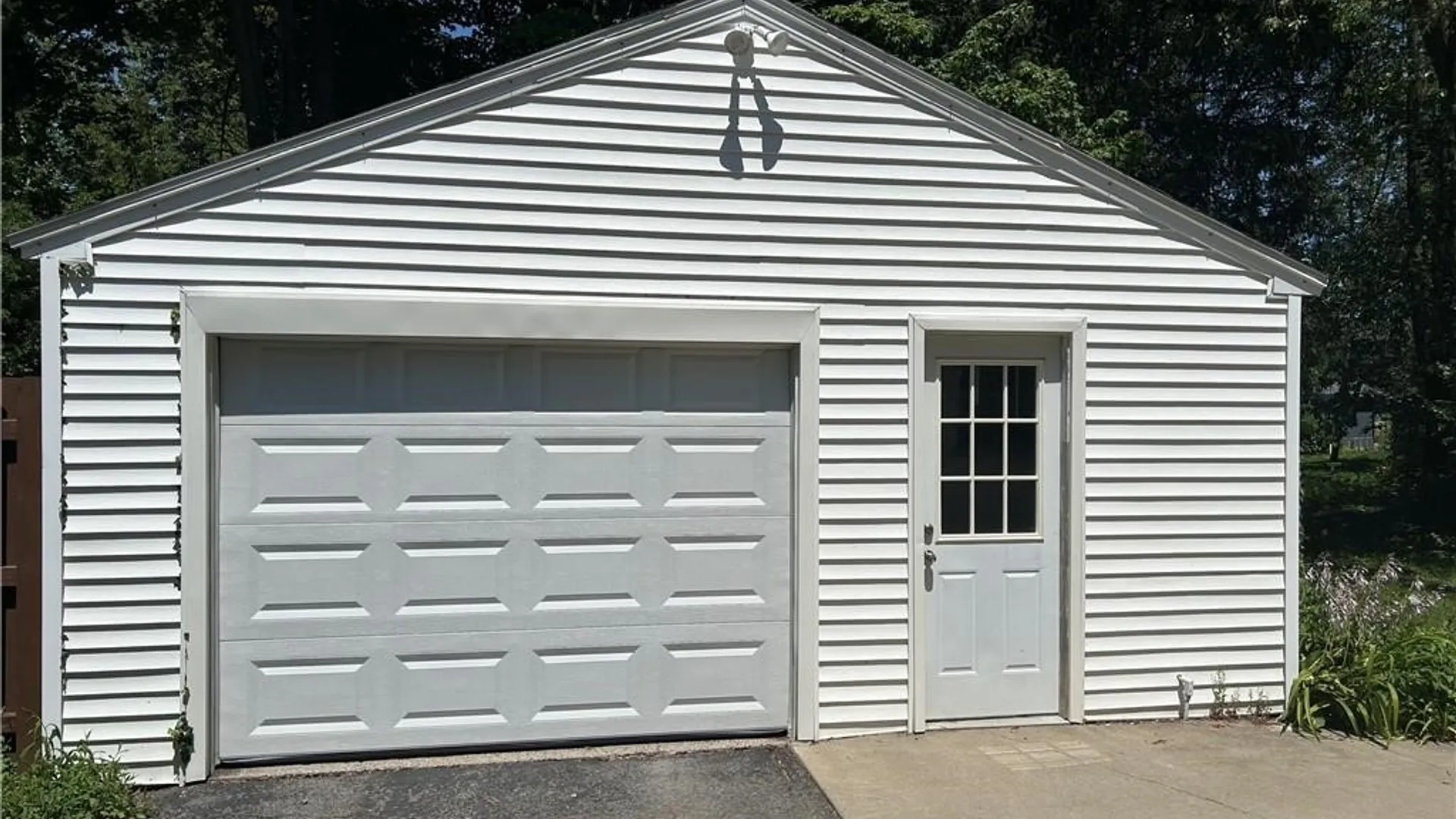 Property at 22 Henderson Place, Hamburg, NY 14075 3