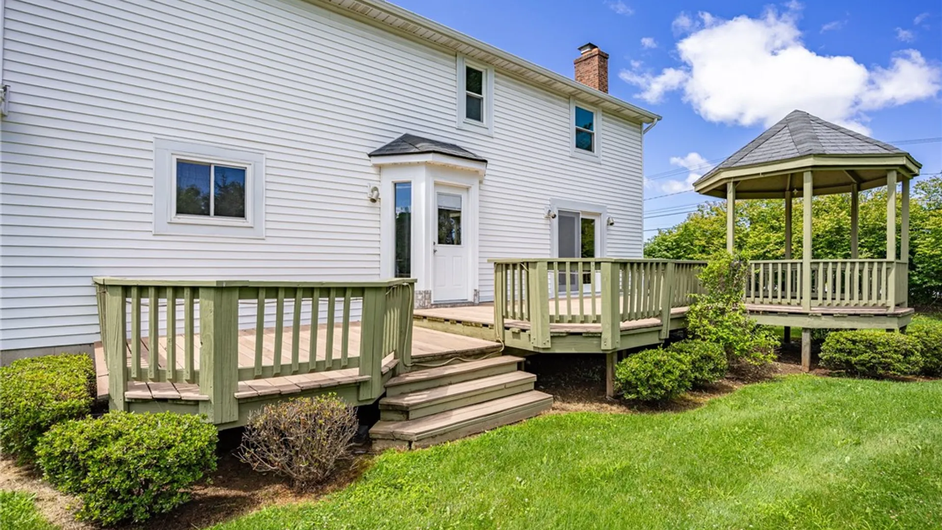 Property at 14 Silver Fox Circle, Greece, NY 14612 47