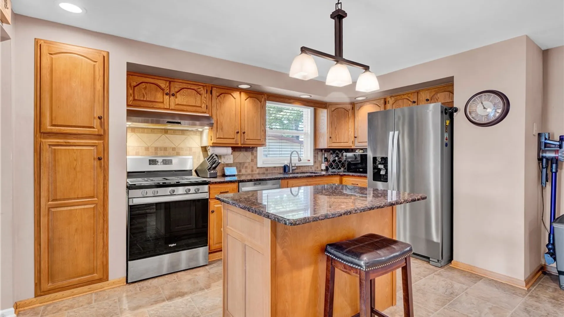 Property at 200 Lou Ann Dr, Cheektowaga, NY 14043 13