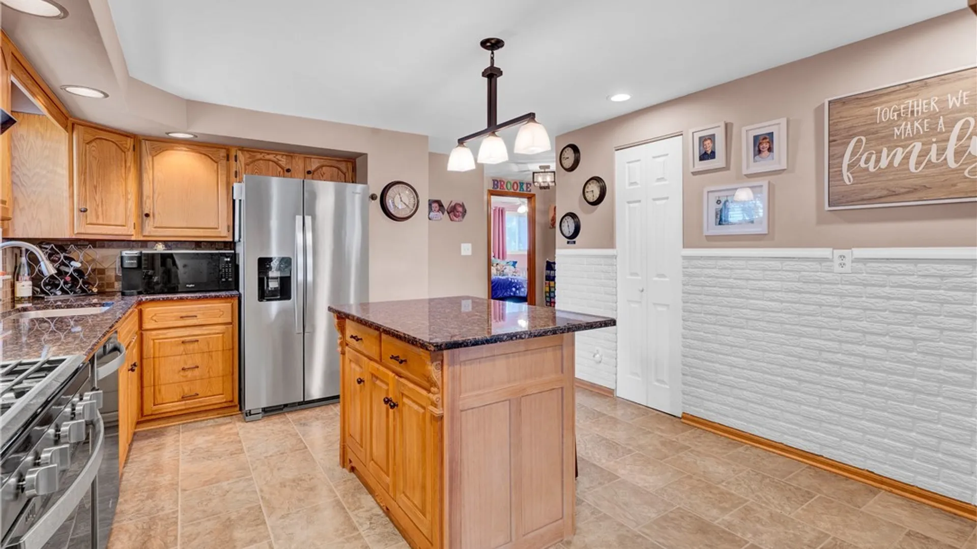 Property at 200 Lou Ann Dr, Cheektowaga, NY 14043 14