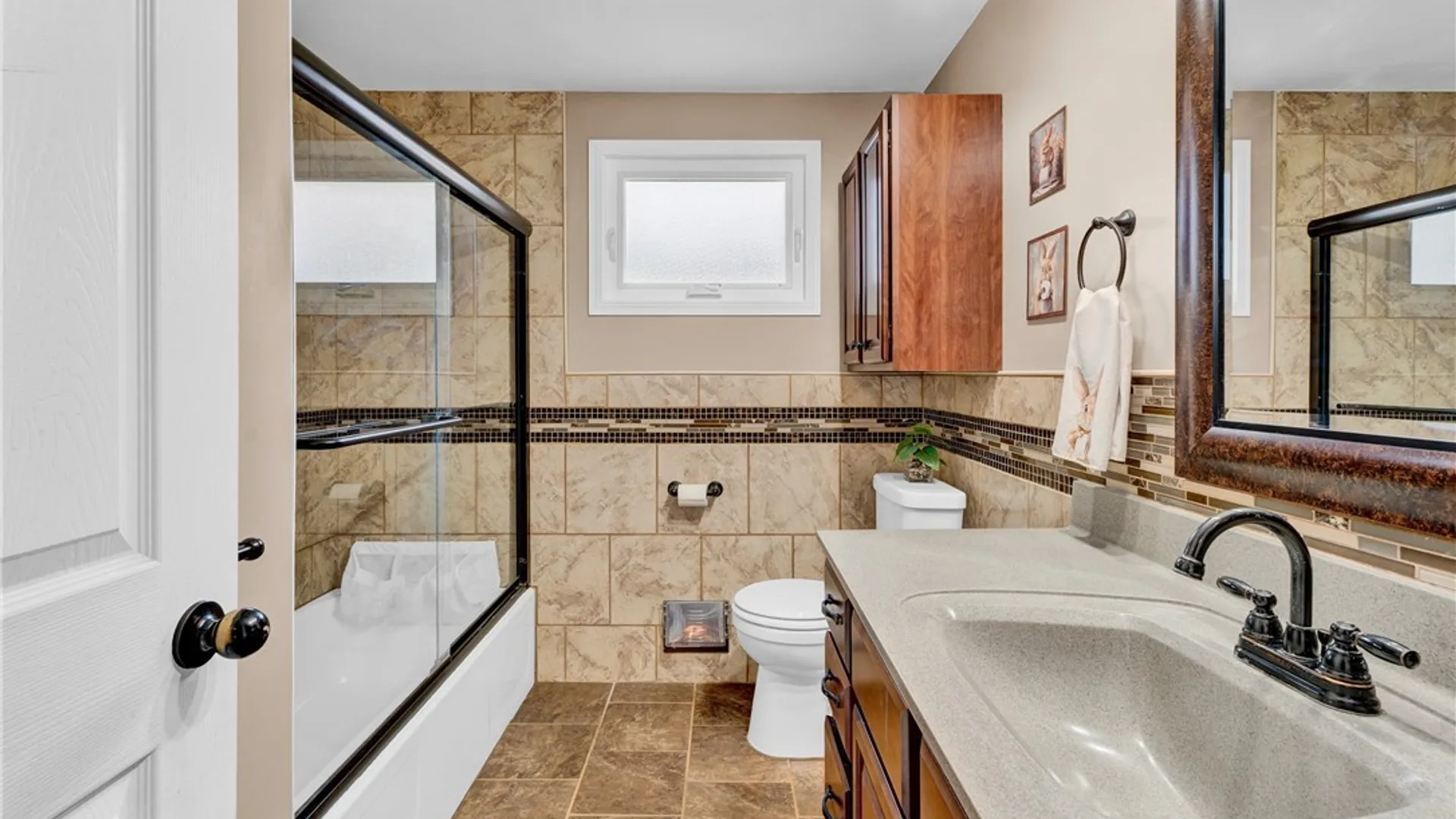 Property at 200 Lou Ann Dr, Cheektowaga, NY 14043 15