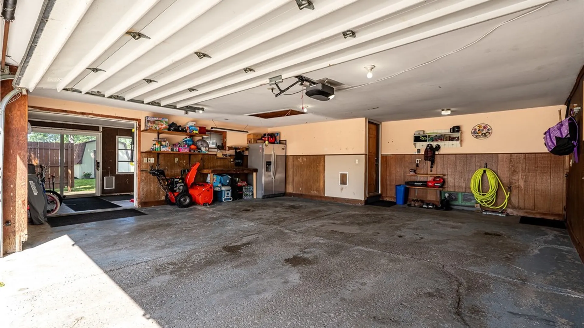 Property at 200 Lou Ann Dr, Cheektowaga, NY 14043 34