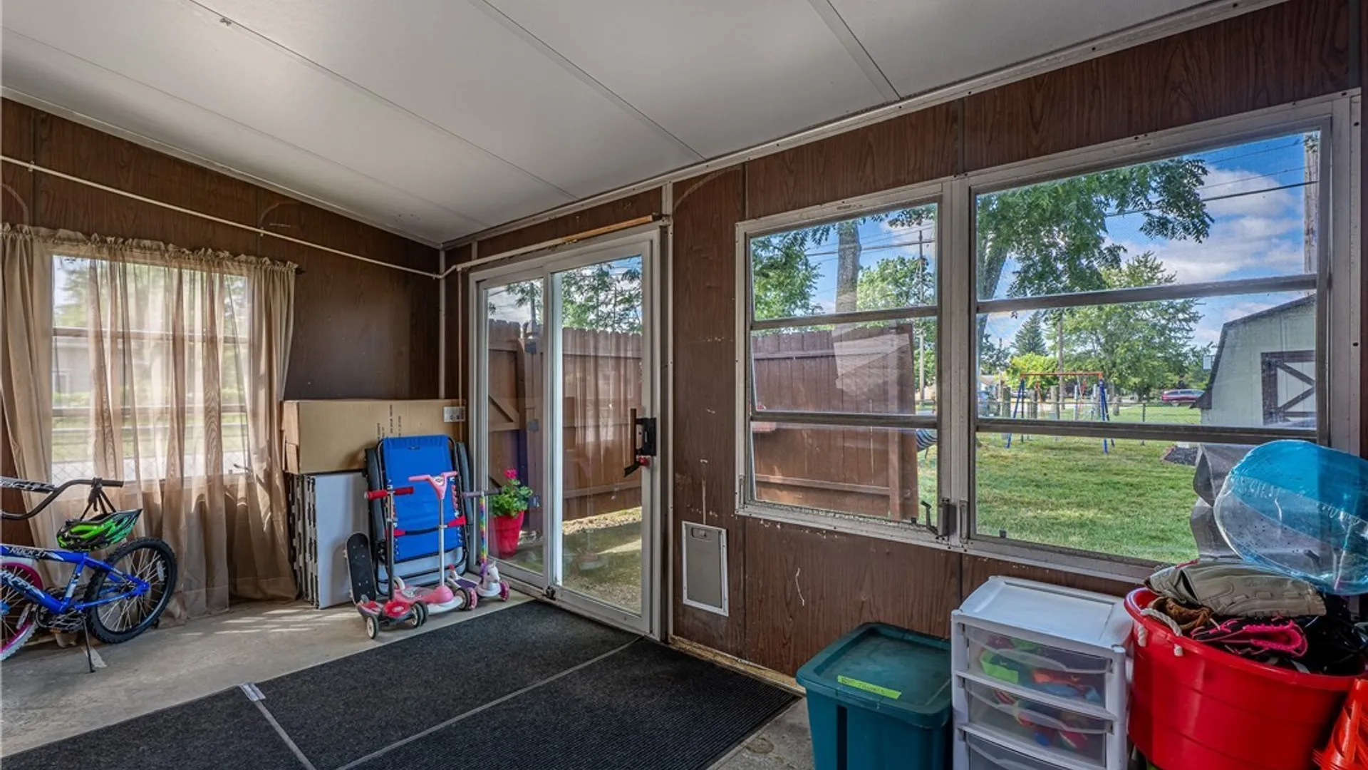 Property at 200 Lou Ann Dr, Cheektowaga, NY 14043 36