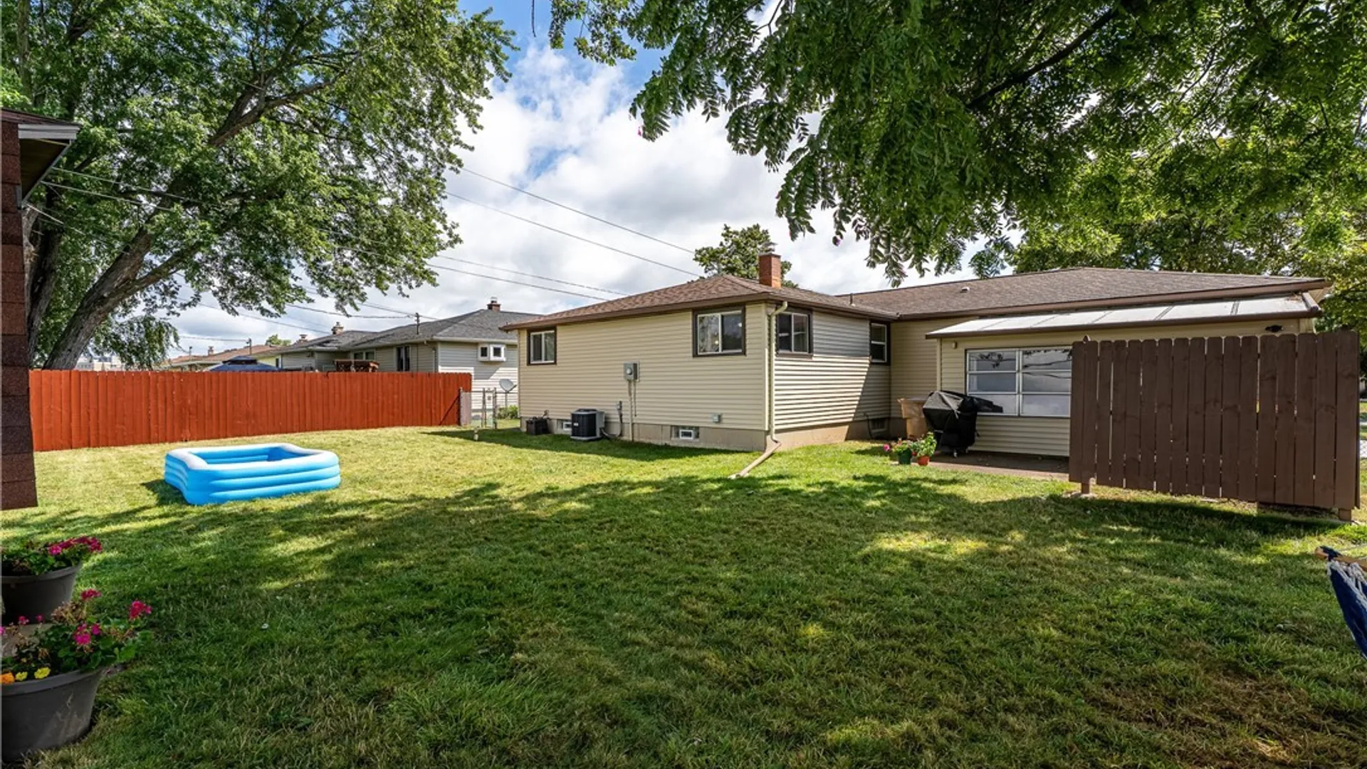 Property at 200 Lou Ann Dr, Cheektowaga, NY 14043 39