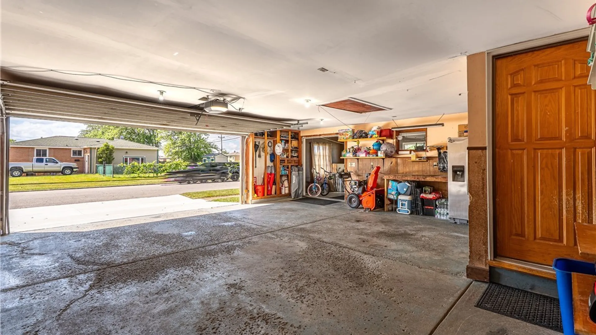 Property at 200 Lou Ann Dr, Cheektowaga, NY 14043 33