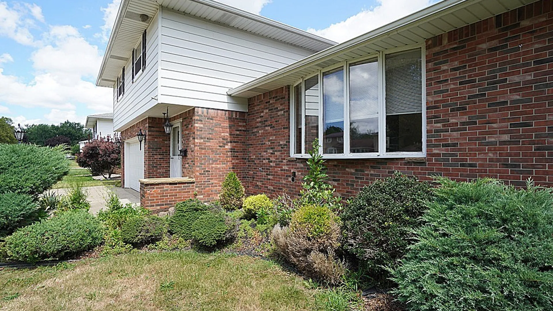 Property at 23 Willow Drive, West Seneca, NY 14224 3