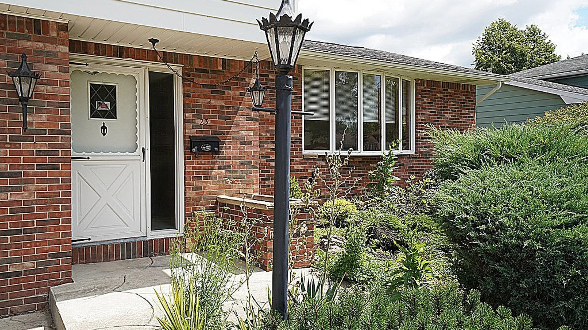 Property at 23 Willow Drive, West Seneca, NY 14224 5