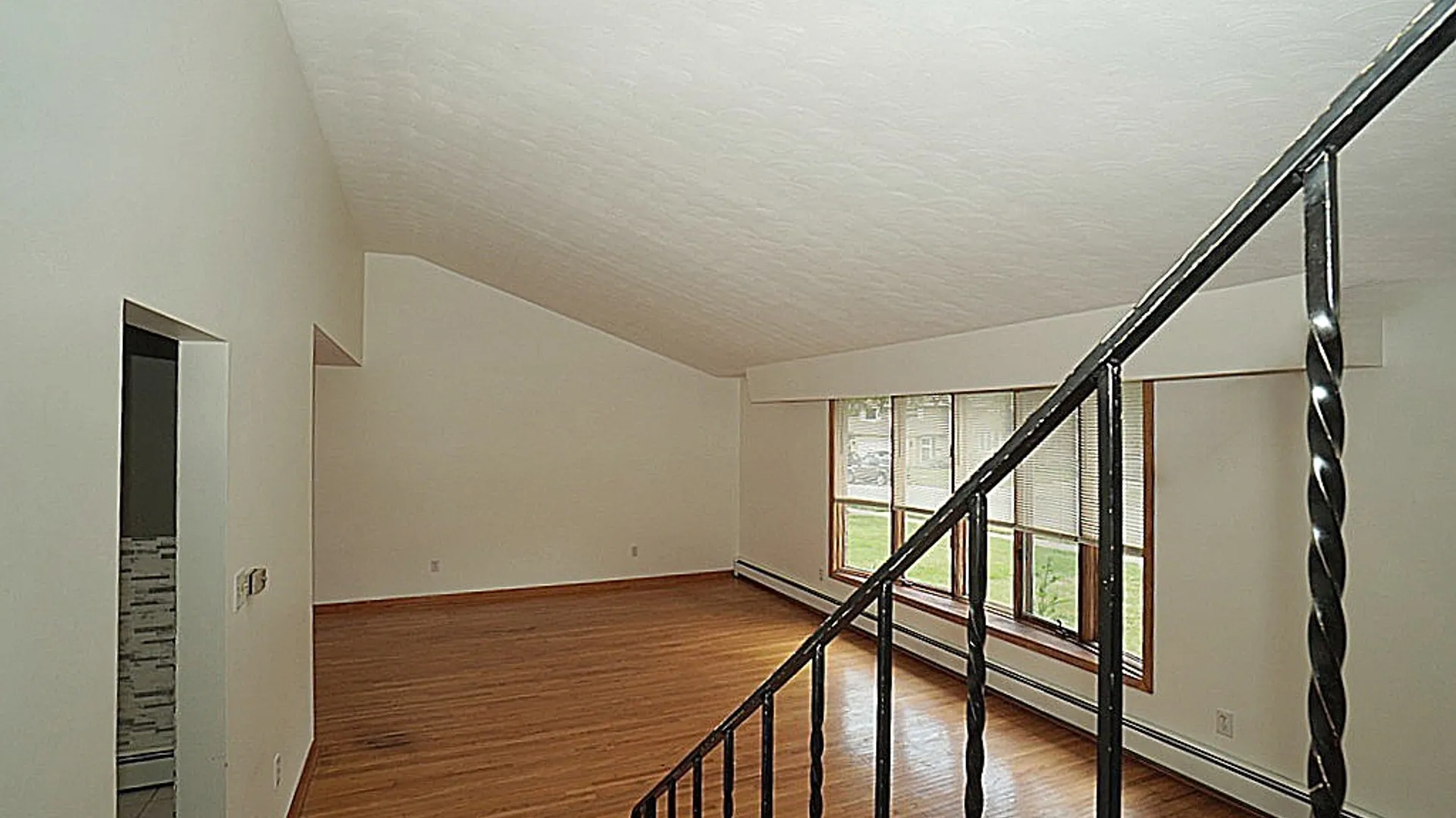 Property at 23 Willow Drive, West Seneca, NY 14224 18
